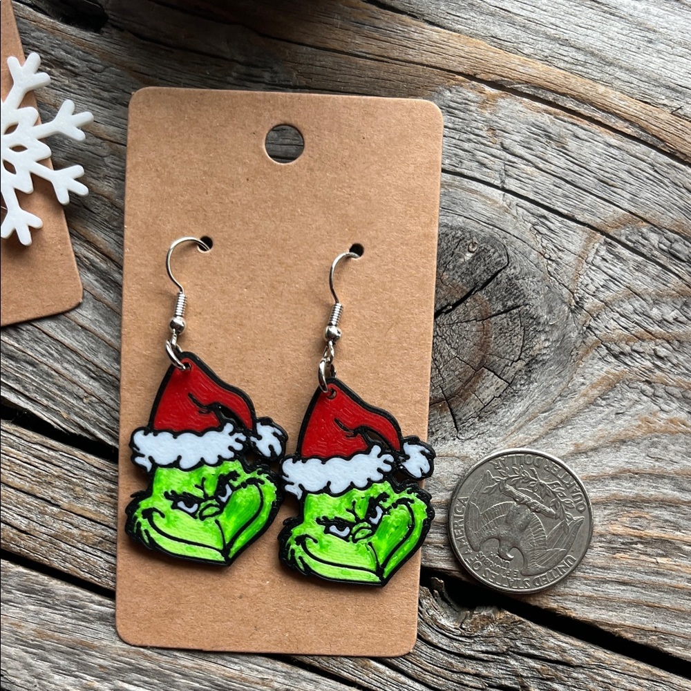 Snowflake and Grinch Earrings 3D Set - Picture 5 of 5